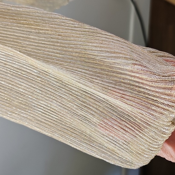 Elegant Gold Women's Top By Cooper & Ella Size Large And NWT - Picture 3 of 10